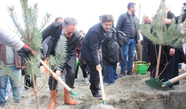Malatya’da Kadınlarla El Ele: Bin Fidan Bin Nefes Etkinliği