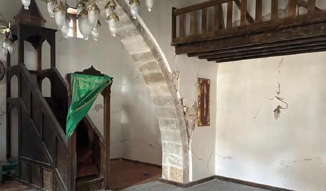 Malatya'da 3 Asırlık Ecdat Yadigarı Cami Yok Olmak Üzere! Yetkililere Çağrı