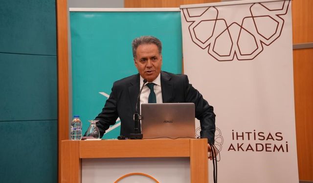 “Diploma Yetmiyor”: Rektör Akpolat’tan Dijital Çağda Üniversitelere Kritik Uyarı