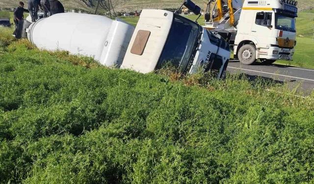 Diyarbakır Silvan’da Beton Mikseri Devrildi: Sürücü Yaralandı