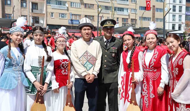 Elazığ’da 19 Mayıs Coşkusuna Kırgızistan Ekibi Damga Vurdu