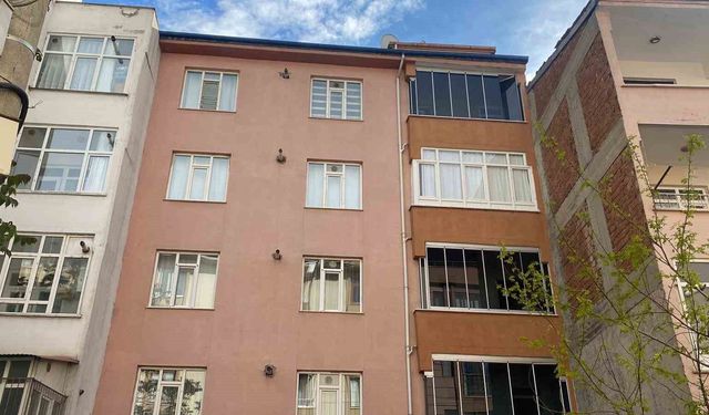 Elazığ’da Genç Kız 5. Kattan Düştü: Durumu Ağır