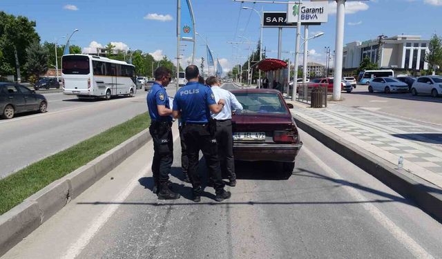 Malatya'da Otobüs ile Otomobil Çarpıştı: 5 Yaralı