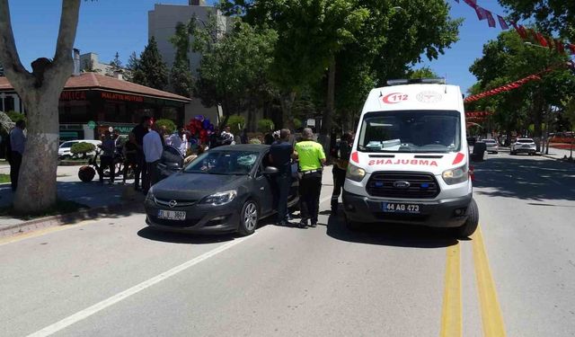 Malatya'da Otomobil Yayaya Çarptı, 1 Ağır Yaralı