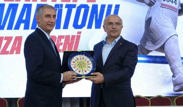 Malatya’da Spora Vefa Gecesi! Arslantepe Yarı Maratonu İçin İmzalar Atıldı