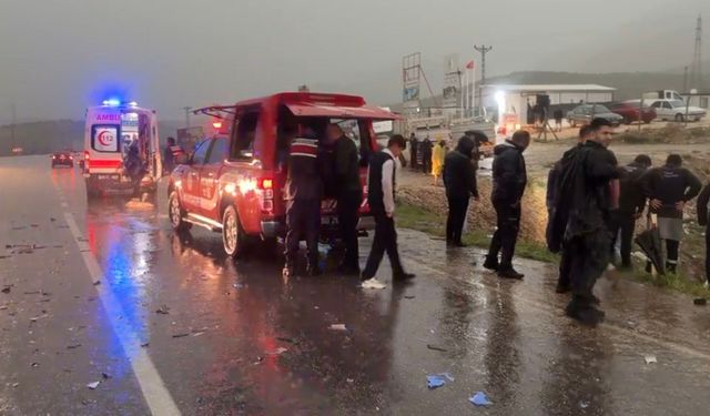 Son Dakika: Malatya’da Yolcu Otobüsü Şarampole Devrildi! Ölü Ve Yaralılar Var