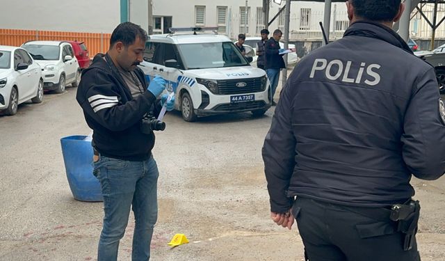 Evde Silah Sesleri Yükseldi: 24 Yaşındaki Kadın Yaralı Halde Hastaneye Kaldırıldı