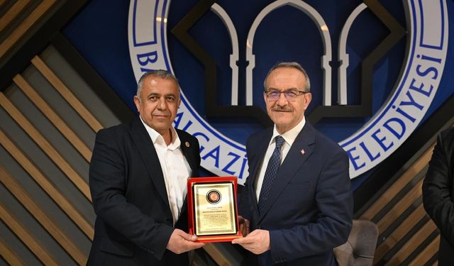 Malatya Valisi Seddar Yavuz 'Asrın Valisi' Seçildi
