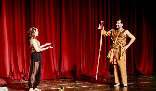 Simyacı Malatya’da Sahne Aldı, Salon Doldu Taştı