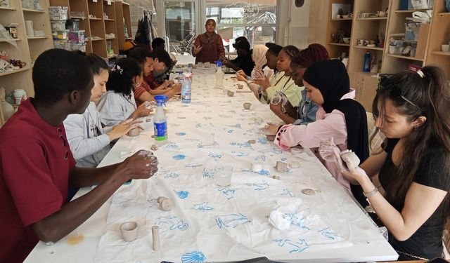 Malatya’da Uluslararası Öğrenciler Seramik Workshopunda Buluştu