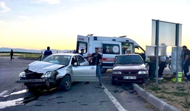 Malatya Kuzey Çevreyolu’nda Kaza! Dilek Kavşağı’nda 2 Kişi Yaralandı