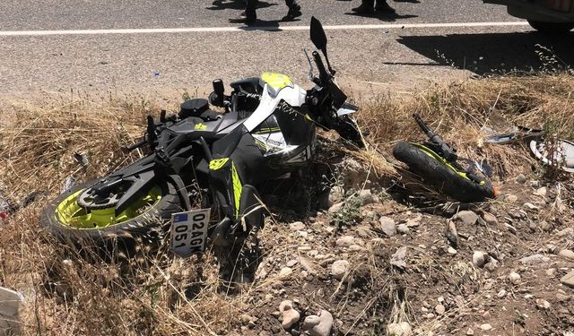 Kamyonetle Çarpışan Motosiklet Sürücüsü Hayatını Kaybetti