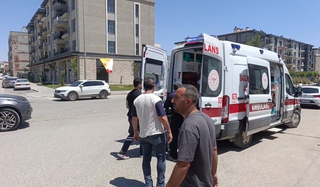 Otomobille Çarpışan Motosikletli Hastanelik Oldu!