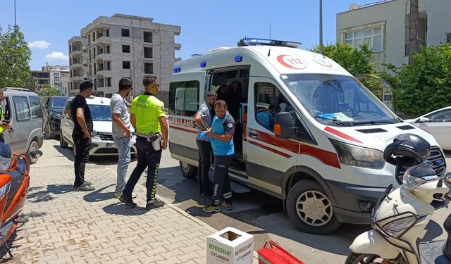 Adıyaman'da Motosiklet Kazası: Devrilen Motosikletteki 2 Kişi Yaralandı!