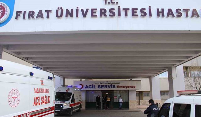Elazığ’da Şerit Değiştiren Otomobil Motosiklete Çarptı: 1 Kişi Yaşamını Yitirdi