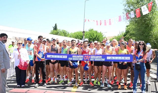 Malatya’da İlk Kez Yapıldı! 2 Bin Kişi Aynı Anda Koştu