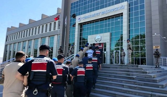 CHP Malatya’da Kriz Derinleşiyor! Görevden Alınan İl Başkanı Kararı Yırtıp Rest Çekti