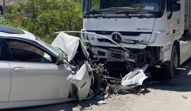 Sivas'ta Feci Kaza: Lüks Otomobilin Sürücüsü Hayatını Kaybetti