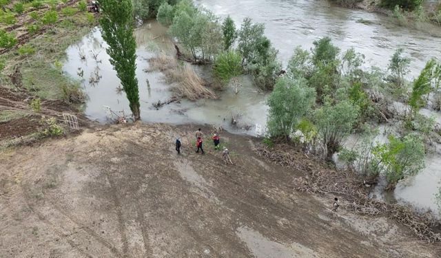 Kelkit Çayı'nda Kaybolan Genç Kızdan 31 Gündür Haber Yok