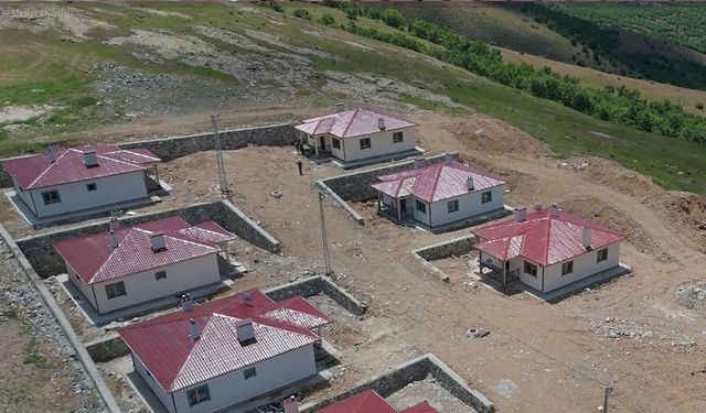 Malatya'da Deprem Konutlarının Teslim Gecikmesi Tepki Topluyor!