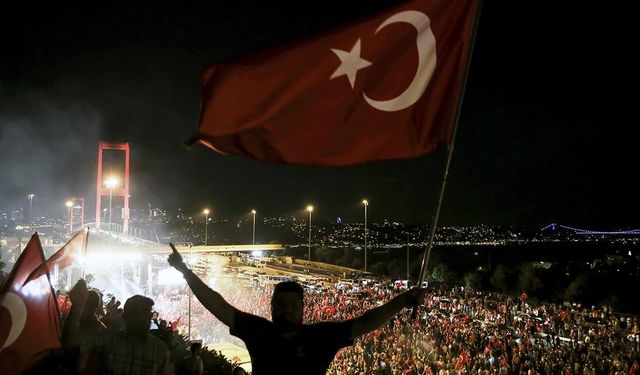 15 Temmuz Resmi Tatil Mi? 2026'da Hangi Güne Denk Geliyor, Resmi Kurumlar Açık Olacak Mı?