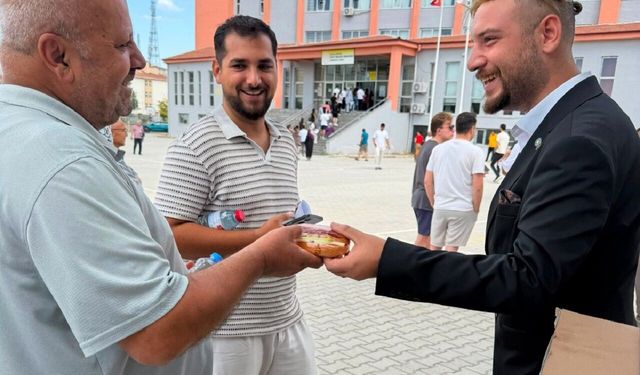 AGS Günü Öğretmen Adaylarına Moral Desteği! İYİ Parti Gençlik Kolları'ndan Anlamlı Etkinlik..