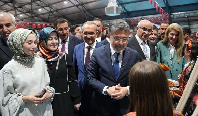 Bir Kişinin 34 Günde Yaptığını 1 Günde Yapıyor! Kayısıda Yeni Dönem..