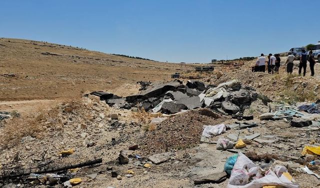 Boş Arazide Battaniyeye Sarılı Erkek Ölü Bulundu