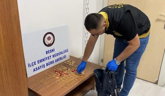 Yolda Bulduğu Çantadan 6,5 Milyon Liralık Servet Çıkınca Şoke Oldu, Çantayı Bakın Ne Yaptı...