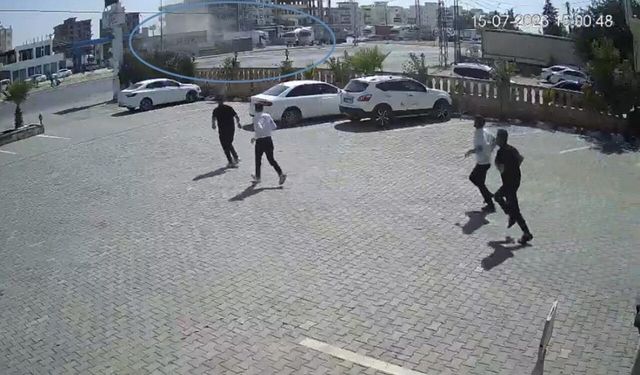 Mardin'de Dehşet Anları Kamerada! Kontrolden Çıkan Tırın Savruluşu Yürekleri Ağza Getirdi