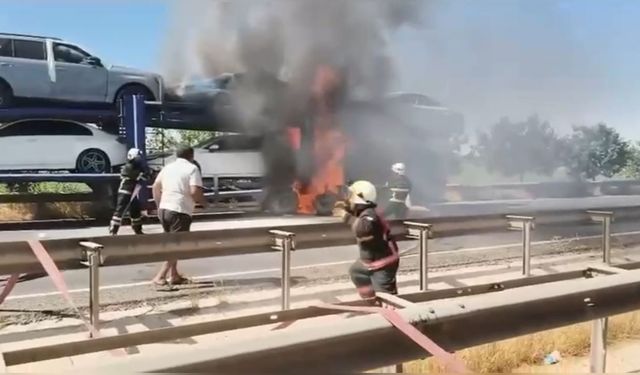 Şanlıurfa’da Otomobil Yüklü Tır Alev Aldı!