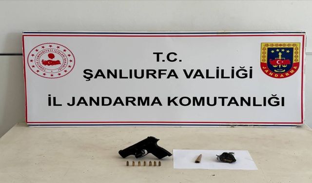 Şanlıurfa’da Şüpheli 2 Kişinin Üzerinden Uyuşturucu Ve Silah Çıktı