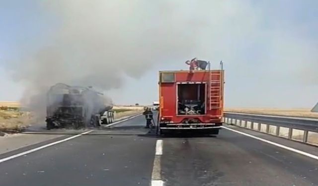 Seyir Halindeki Tanker Bir Anda Alevlere Teslim Oldu!