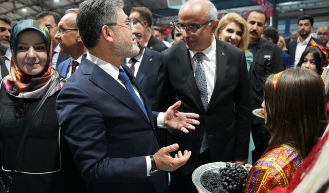 Malatya 28. Kayısı Festivali ve Fuar Açılış Programı Gerçekleştirildi