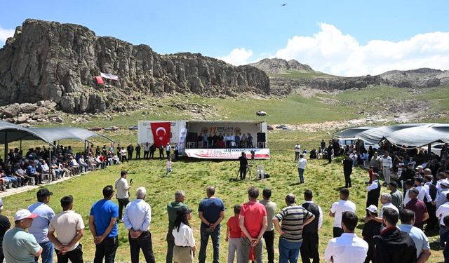 Malatya Yaylalarında Festival Coşkusu: Parçikanlılar ve Drejanlılar Bir Araya Geldi