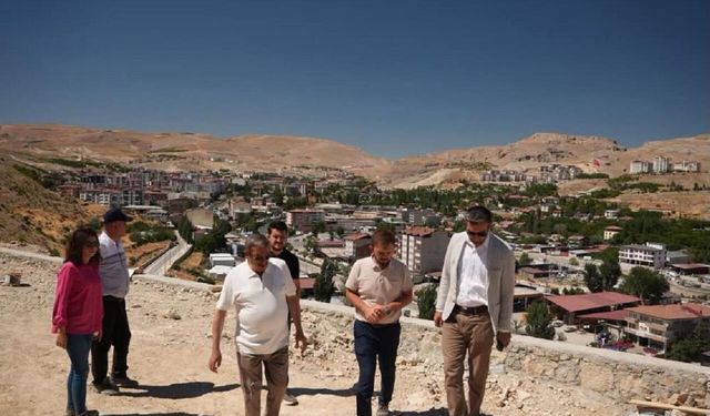 Darende’de Çalışmalar Hız Kesmiyor: Başkan Bozkurt Sahaya İndi