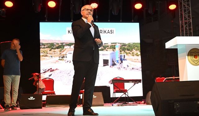 CHP'li Başkan'dan Sami Er'e Övgü: "Hiç Parti Ayrımı Yapmıyor"