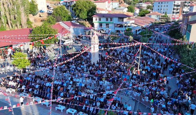 Kuluncak'ta İlk Kültür Festivali Tarihe Geçti! Binlerce Kişi Aynı Meydanda Buluştu