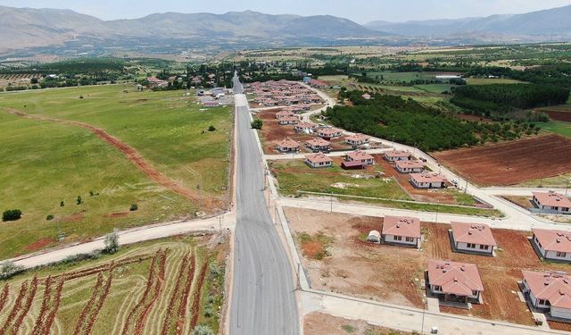 Doğanşehir’de Yıllardır Beklenen Yol Tamamlandı! Toz ve Çile Sona Erdi