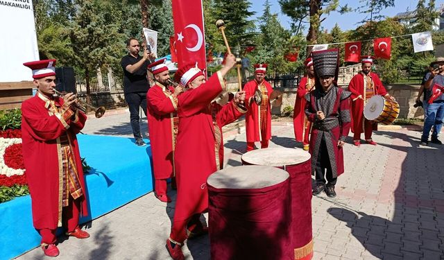 Malatya’da 73 Yıllık Gelenek Yeniden Sahneye Çıktı! Zengibar Karakucak Festivali Başladı