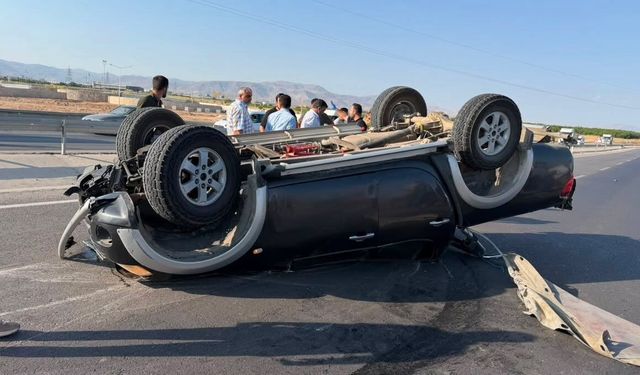 Kuzey Çevre Yolu’nda Otomobil Takla Attı: 2 Yaralı!