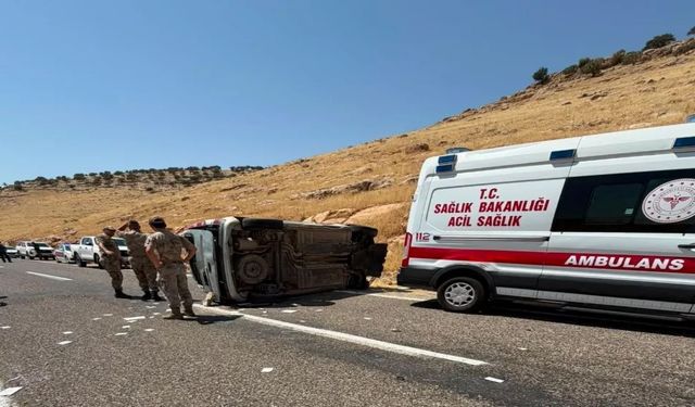 Mardin Nusaybin’de Kaza! Hafif Ticari Araç Takla Attı: 1 Ölü