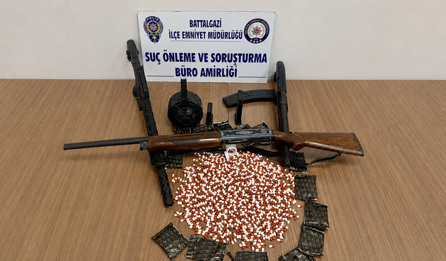 Malatya’da Uyuşturucu Operasyonu: Islak Mendil Görünümlü Poşetlerden 817 Hap Çıktı