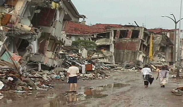 Saat 03.02’de Her Şey Değişti! 17 Ağustos Depremi’nin Üzerinden 27 Yıl Geçti