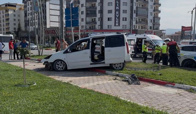 Malatya’da Peş Peşe Gelen Kazalar Gündem Oldu! 5 Kişi Yaralandı