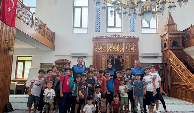Malatya’da Polislerden Kur’an Kursu Öğrencilerine Güvenlik Eğitimi