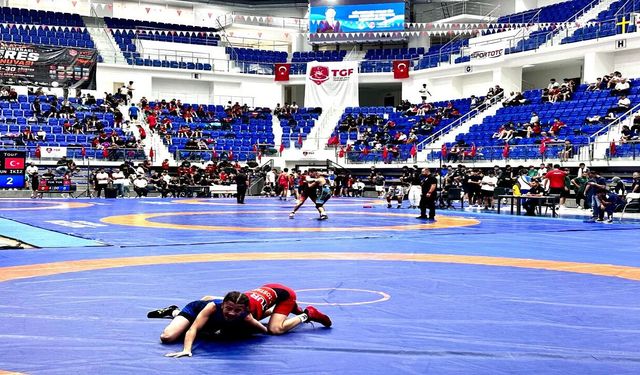 Dünya Güreşinin Gözü Malatya’da! 15 Ülkeden Sporcu Şampiyonluk İçin Yarışıyor