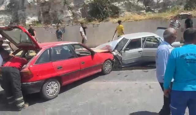 Tünel Çıkışında Korkutan Çarpışma! 3 Kişi Hastaneye Kaldırıldı
