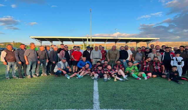 Kayseri’de Futbol Heyecanı Sona Erdi! 14 Takım Arasından Şampiyon Belli Oldu