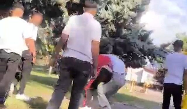 Malatya’da 17 Yaşındaki Çocuğu Darbedip Görüntüleri Ailesine Gönderdiler!